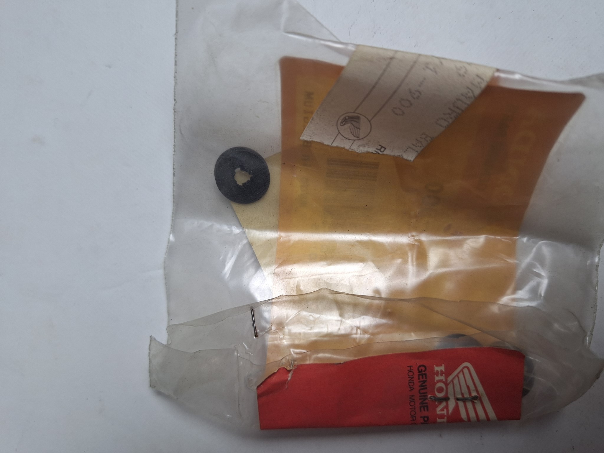 Picture of CLIP,GUIDE  64436-GY1-900  SA 50